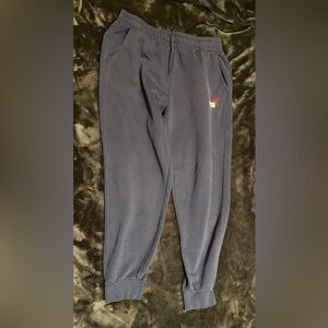 Dark blue puma joggers. L